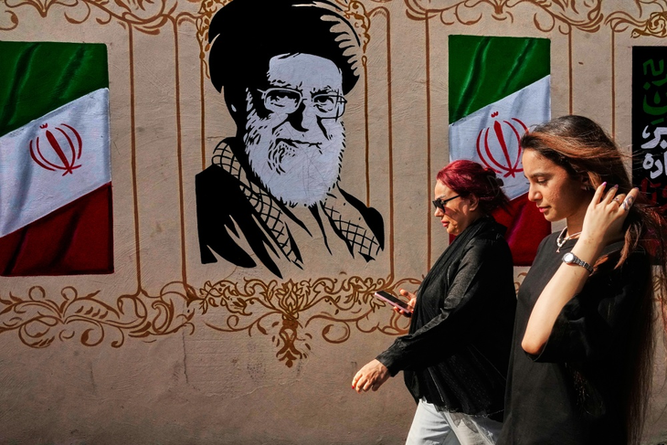 Iran tuyên bố sẽ đáp trả 'tàn khốc' - Ảnh 1.