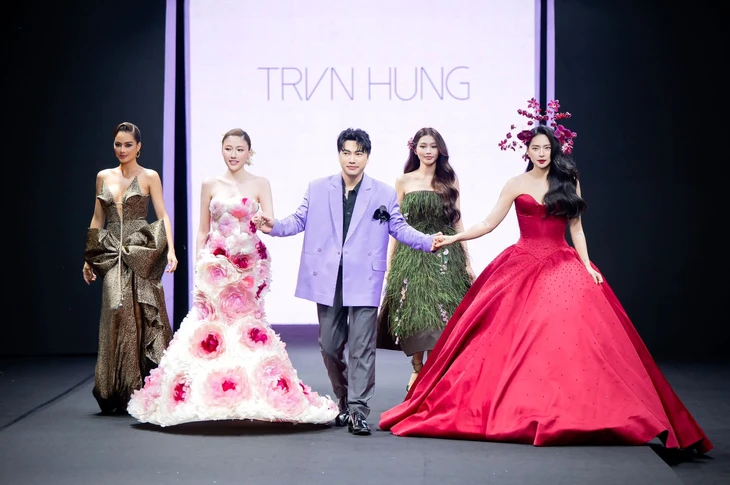 Ngô Thanh Vân cùng con gái làm vedette show thời trang Trần Hùng - Ảnh 11.