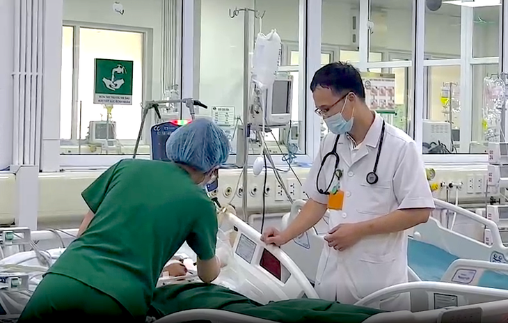 Nam thanh niên 28 tuổi suy gan, phù não sau khi 2 tuần uống thuốc nam mua trên mạng - Ảnh 1.