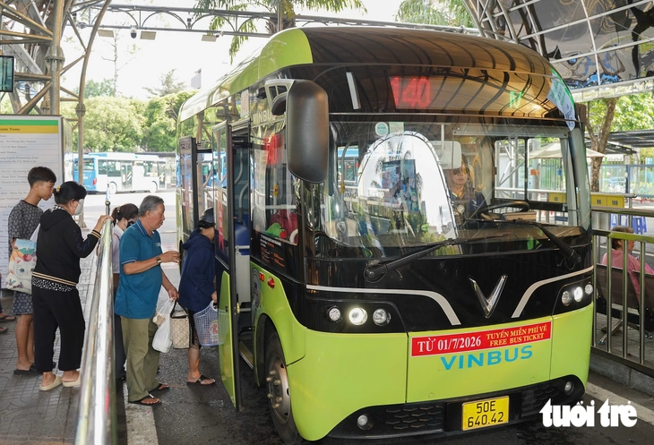 Thêm 10 hành khách được mời xác minh để quay số trúng thưởng xe buýt - Ảnh 1.