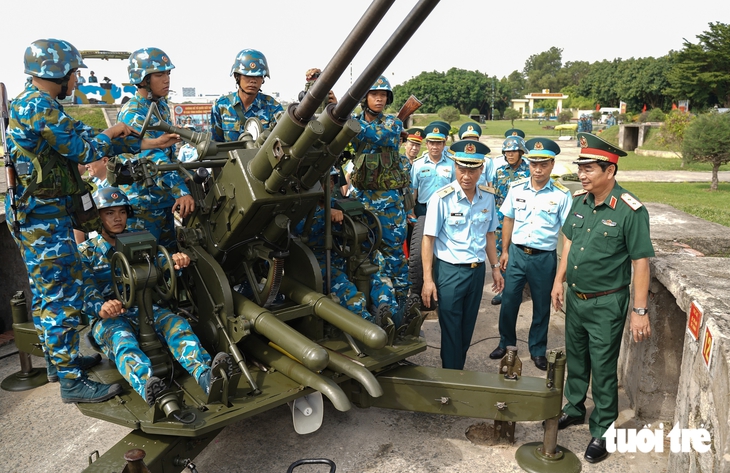 Bộ Quốc phòng kiểm tra công tác sẵn sàng chiến đấu tại Sư đoàn 367 dịp Quốc khánh 2-9 - Ảnh 6.