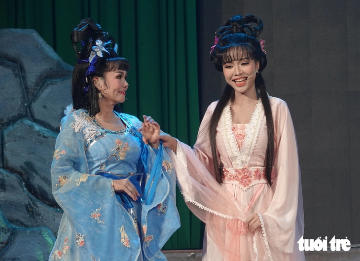 Biện Thuy là ‘tiểu mỹ nhân’ bên cạnh Ngọc Huyền - Ảnh 1.
