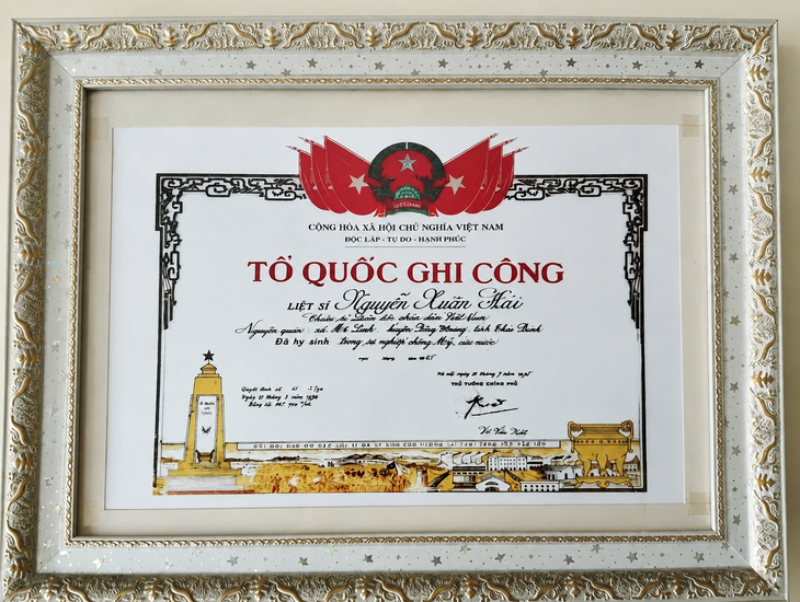 Chiếc bút khắc tên 'Nguyễn Xuân Hải' trong mộ liệt sĩ và câu chuyện vợ tặng bút cho chồng - Ảnh 3.