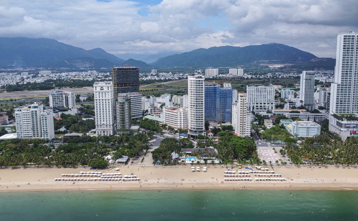 Vụ thu hồi 2 khu 'đất vàng' bên bờ biển Nha Trang: Yêu cầu thanh tra rà soát toàn diện - Ảnh 1.