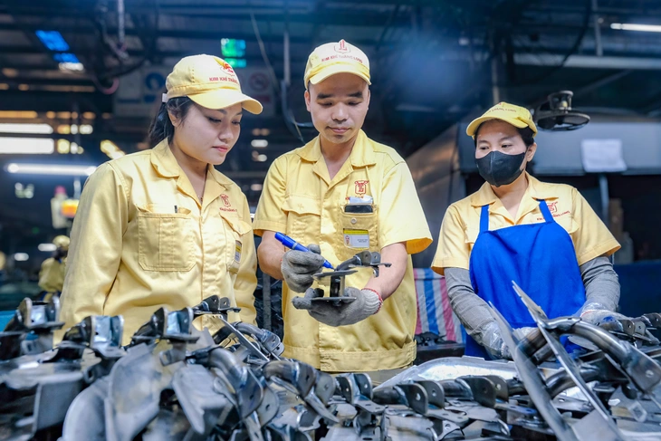 Qua rồi ‘có bằng là có việc’, nước cờ việc làm nên giải trước AI thế nào? - Ảnh 2.
