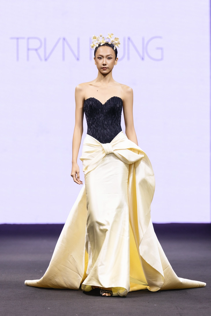 Ngô Thanh Vân cùng con gái làm vedette show thời trang Trần Hùng - Ảnh 7.