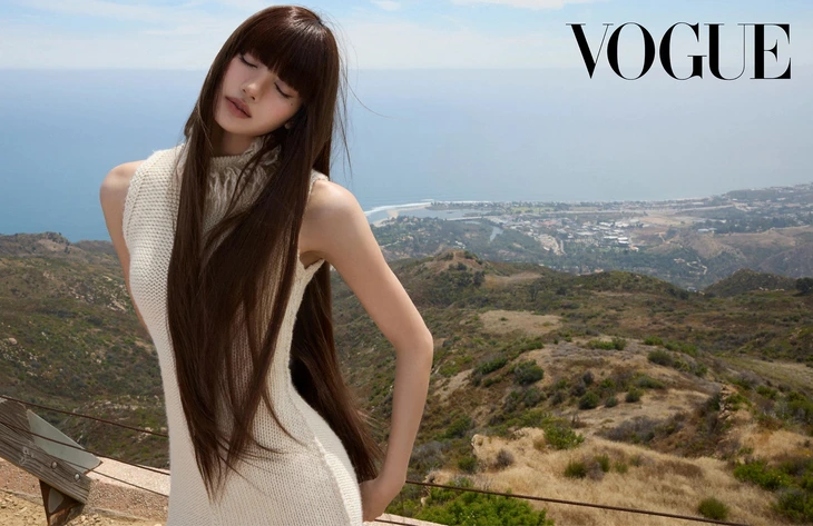 Lisa BlackPink táo bạo trong bộ ảnh mới của Vogue Korea - Ảnh 1.