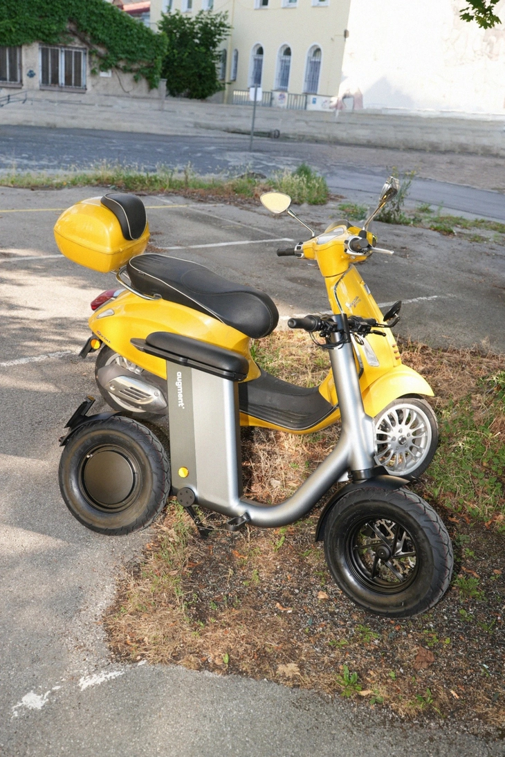 Xe máy điện không lo phải tìm chỗ đỗ: Lái như Vespa nhưng tiện như xe gấp, chỉ dài hơn nửa Honda SH - Ảnh 7.