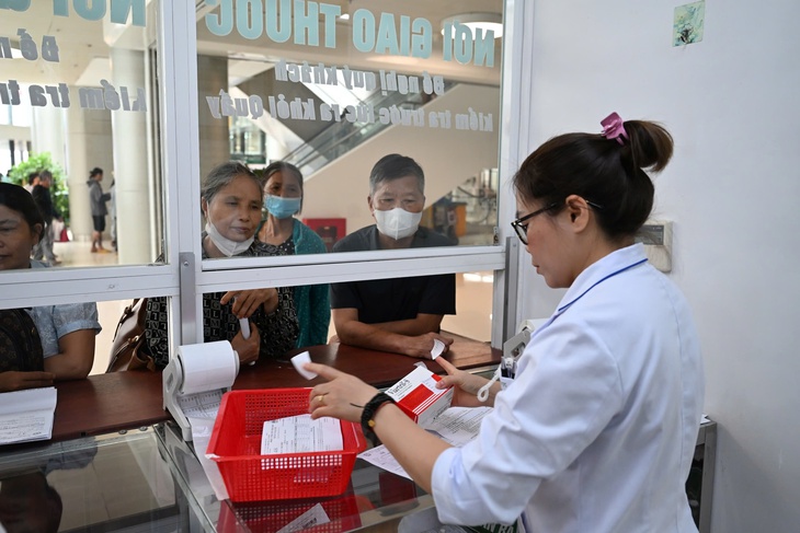 Danh mục thuốc bảo hiểm y tế: Người bệnh không thể mỏi mòn chờ cập nhật - Ảnh 1.
