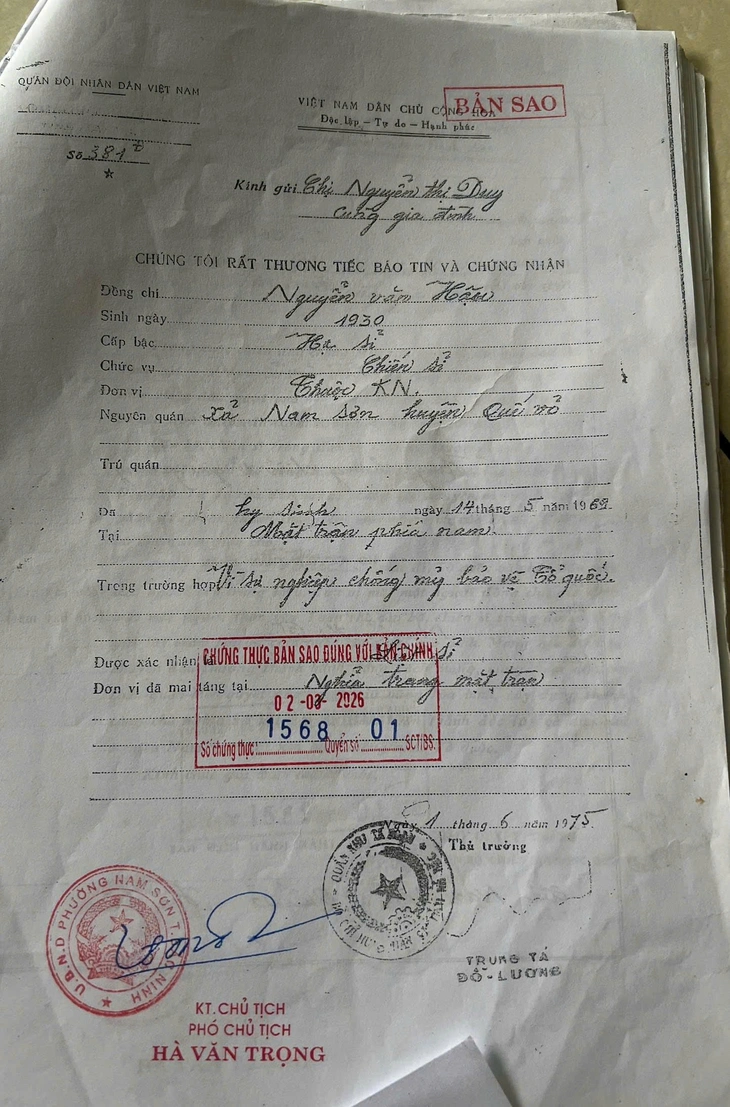 Tìm ra cô gái trong bức ảnh dưới mộ liệt sĩ vừa khai quật lấy mẫu ở Đà Nẵng, người này còn sống - Ảnh 4.