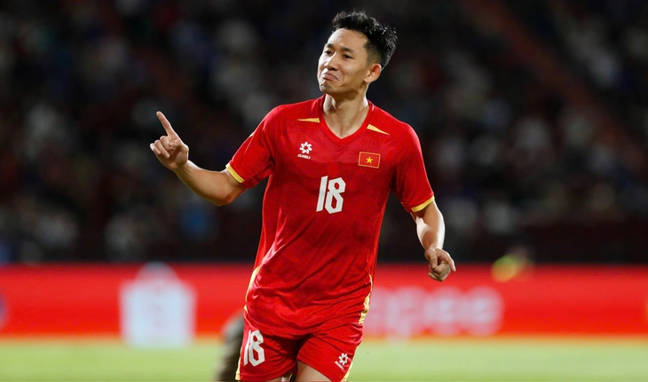 Đ&aacute;nh bại Th&aacute;i Lan 2-0 ở chung kết lượt đi, Việt Nam chạm một tay v&agrave;o chức v&ocirc; địch ASEAN Cup 2026 - Ảnh 1.