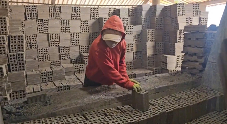 Thanh tra toàn diện việc sản xuất gạch đất sét nung ở Đắk Lắk - Ảnh 2.