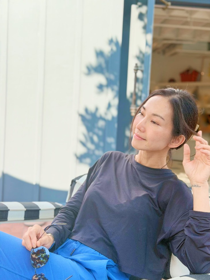 Kim Hiền 'Hương phù sa' gây chú ý khi về nước   - Ảnh 2.