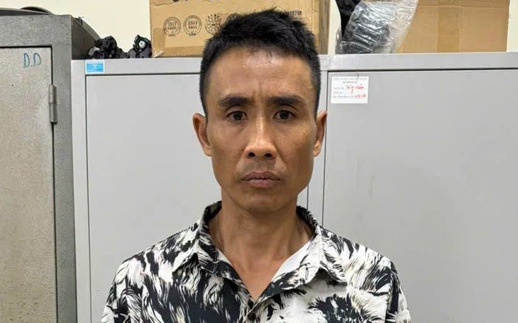 Ôtô con chở 4 người bốc cháy trơ khung trên đèo Bảo Lộc - Ảnh 2.