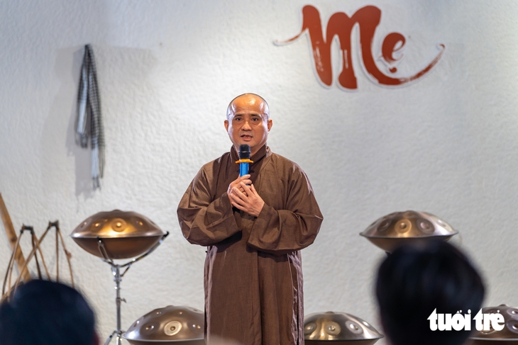 108 khoảnh khắc về những người mẹ được Trần Thế Phong giữ lại hơn 25 năm - Ảnh 3.