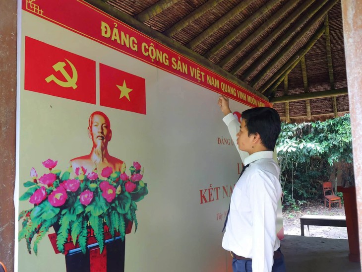 Hành trình về nguồn chào mừng Quốc khánh 2 - 9 cùng đoàn viên ưu tú vào Đảng - Ảnh 4.