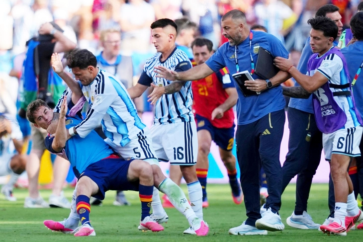 Một đồng đội Messi bị phạt hơn 2,3 tỷ và cấm 10 trận sau World Cup 2026 - Ảnh 1.