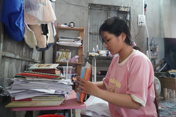 Tân sinh viên vượt khó Xuân Giao quyết tâm theo đuổi giấc mơ học hành gần mẹ - Ảnh 4.