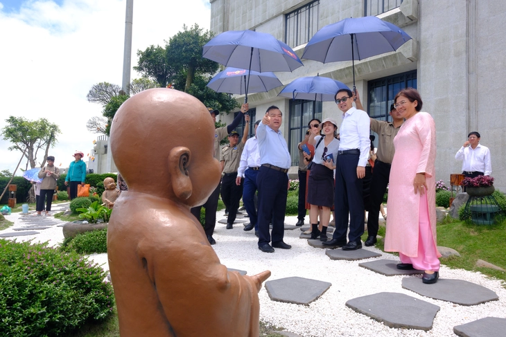 Đại sứ Hà Vĩ: "Tây Ninh núi đẹp, sông đẹp và người càng đẹp" - Ảnh 5.