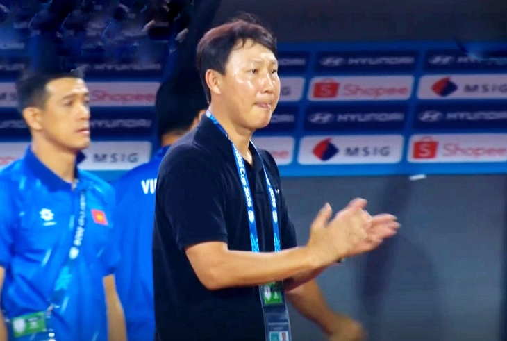 Thầy Kim thay người, Thái Lan ‘tắt điện’ - Ảnh 1.