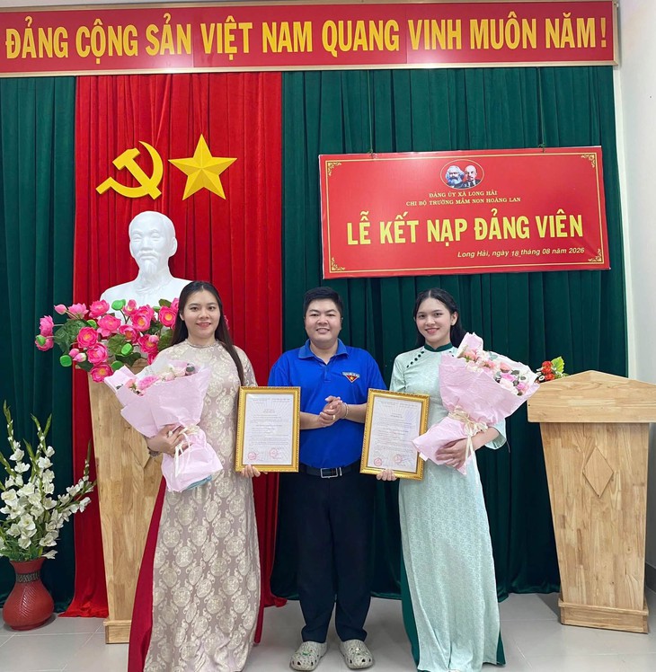 Hành trình về nguồn chào mừng Quốc khánh 2 - 9 cùng đoàn viên ưu tú vào Đảng - Ảnh 3.