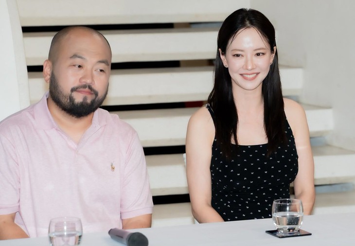 Mợ ngố Song Ji Hyo: 'Lê Dương Bảo Lâm có nguồn năng lượng tôi theo không được' - Ảnh 1.