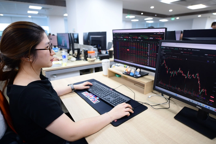 27 cổ phiếu vào rổ FTSE nắm gần 60% vốn hóa HOSE - Ảnh 1.