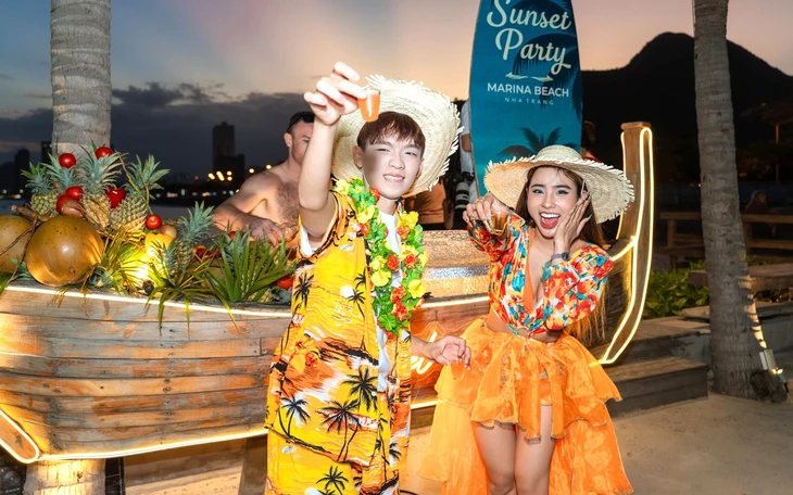 Tàu Adora Magic City quốc tịch Panama đưa 4.000 du khách quốc tế đến Nha Trang  - Ảnh 2.