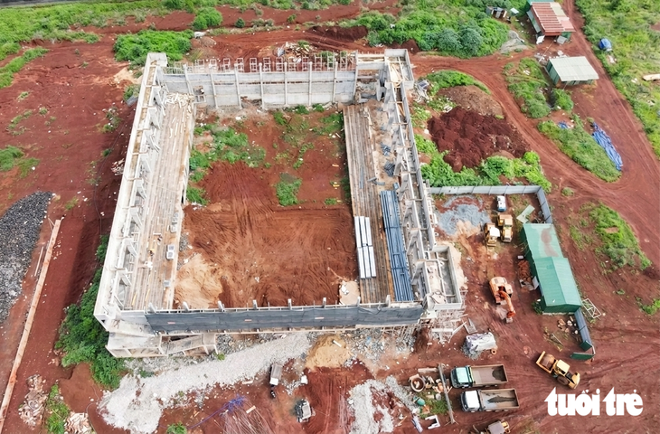 Kiểm định chất lượng Nhà thi đấu 1.000 chỗ ở Đắk Lắk bị nứt gãy - Ảnh 2.
