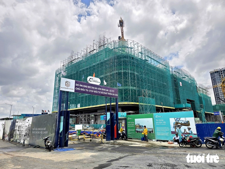 Giá căn hộ TP.HCM liệu có hạ nhiệt khi nhiều dự án khởi công? - Ảnh 2.