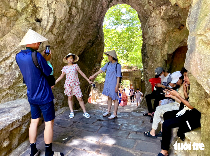 Nha Trang hút khách Hàn dịp Tết Trung thu - Ảnh 1.