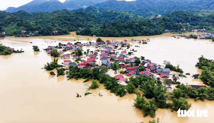 Toàn cảnh xóm làng ở Lạng Sơn 'chìm trong biển nước' - Ảnh 3.
