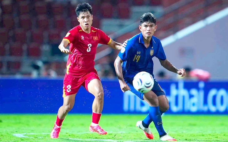Tài thay người của HLV Kim Sang Sik - Ảnh 3.