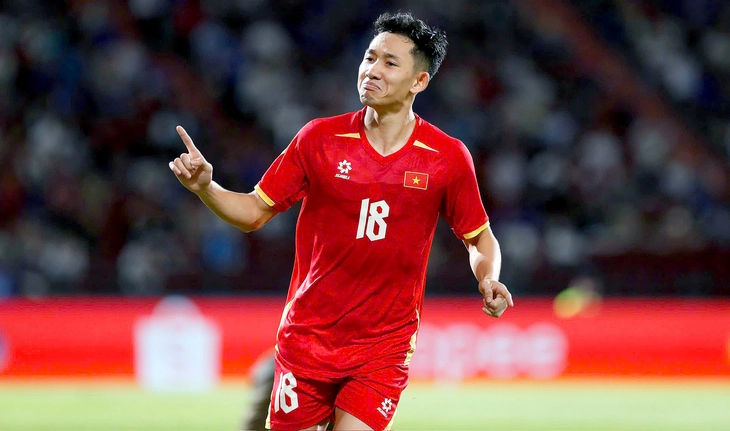 Tài thay người của HLV Kim Sang Sik - Ảnh 3.