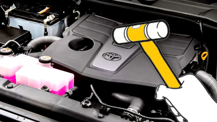 Toyota dùng… búa đập vào xe để xác định động cơ có hỏng không - Ảnh 1.