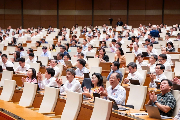 Quốc hội thông qua Luật Phát triển đô thị, cú hích thể chế cho TP.HCM và các thành phố - Ảnh 1.