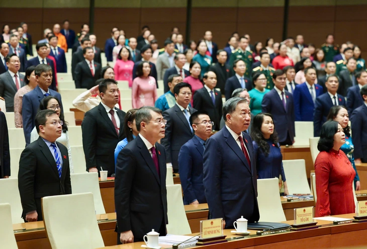Chủ tịch Quốc hội: Thực thi ngay ch&iacute;nh s&aacute;ch, kh&ocirc;ng để người d&acirc;n, doanh nghiệp chờ đợi - Ảnh 1.