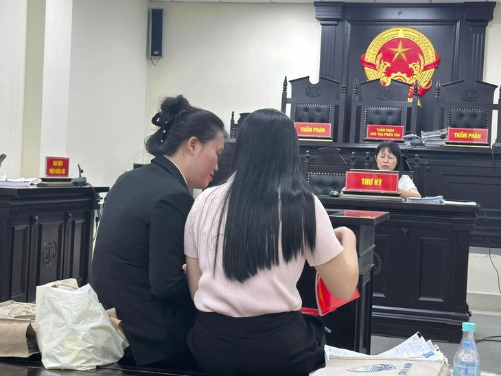 Hủy án sơ thẩm vụ nữ công chức xã bị tuyên 5 năm tù vì tham ô hơn 4 triệu đồng - Ảnh 2.