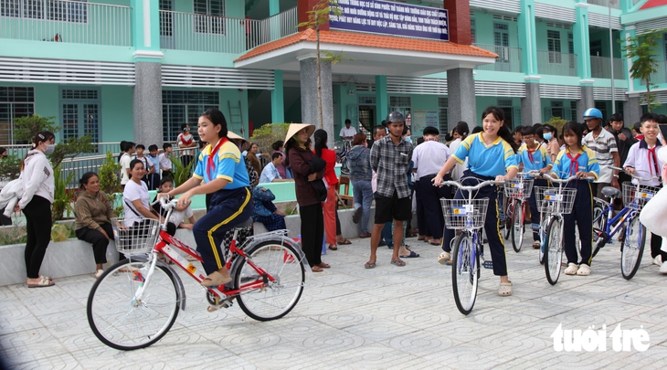 Vĩnh Long tinh gọn hơn 53% đầu mối cơ sở giáo dục công lập - Ảnh 1.