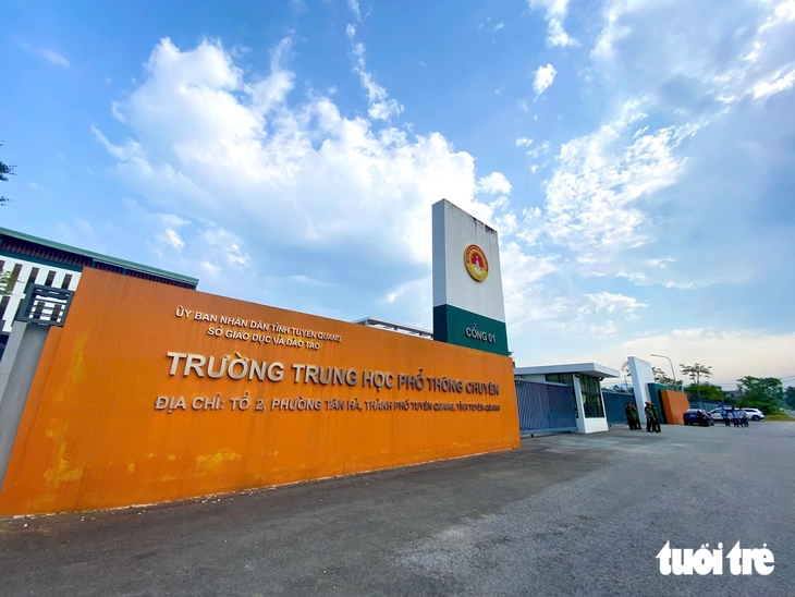 Thêm 8 học sinh chuyên Tuyên Quang đỗ Nhân văn, Y dược Đại học Quốc gia Hà Nội - Ảnh 1.