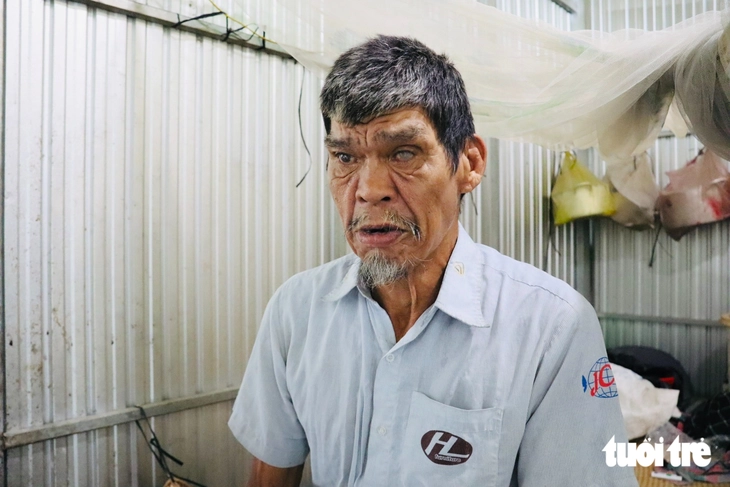 Người đàn ông cao hơn 2,1m ở Cần Thơ nay ra sao khi tuổi xế chiều? - Ảnh 2.