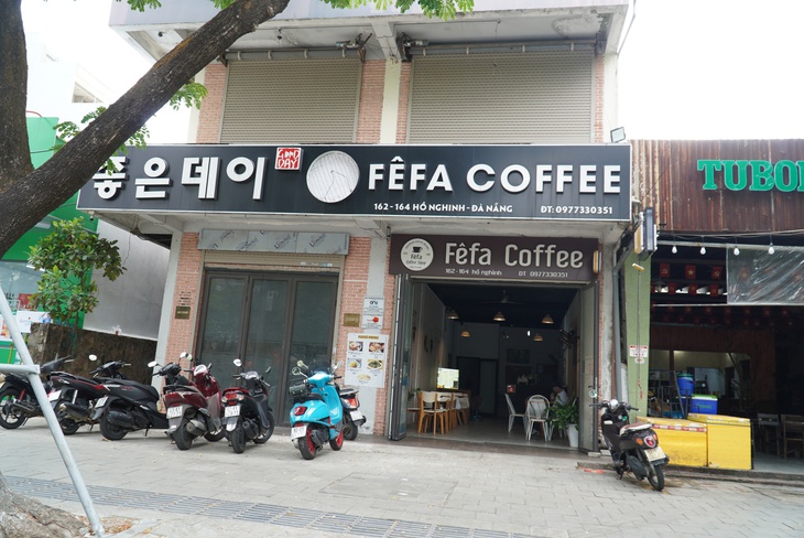 Hơn 1 tháng xử lý biển hiệu 'trắng' tiếng Việt: nơi chuyển động, nơi vẫn chưa rục rịch - Ảnh 3.