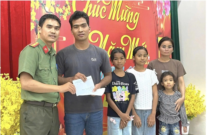 Đắk Lắk lo sinh kế, ngăn người hồi hương tái xuất cảnh trái phép - Ảnh 1.