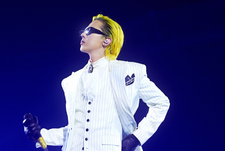 Thót tim trên sân khấu BigBang: G-DRAGON cứu người khỏi tai nạn nguy hiểm - Ảnh 1.