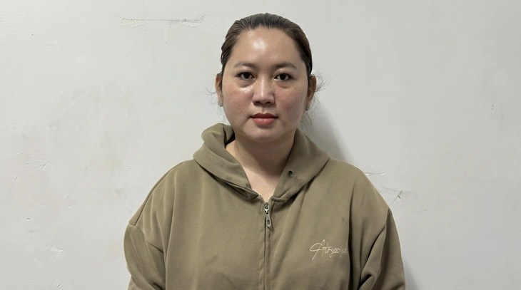 Dựng chuyện đi chuyên cơ chở 90 tỉ đồng ra Côn Đảo, người phụ nữ lừa hàng chục tỉ - Ảnh 1.