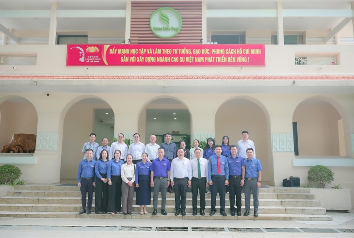 Tuổi trẻ VRG góp sức vun đắp tình hữu nghị Việt - Lào - Ảnh 4.