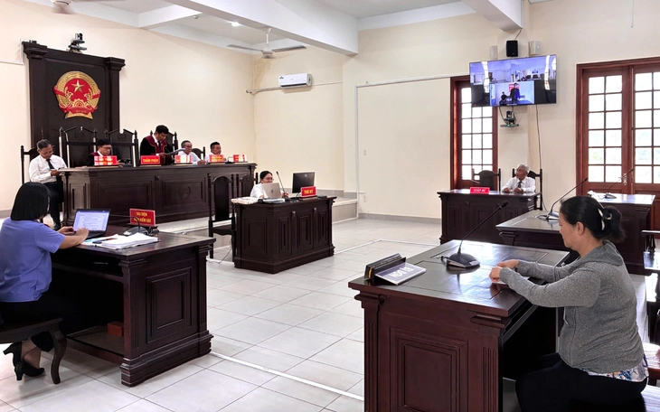 Cựu cán bộ thuế hầu tòa về tội lạm dụng chức vụ liên tục từ chối luật sư chỉ định - Ảnh 4.