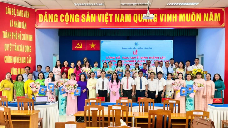 Phường Tân Hưng còn 9 trường sau sắp xếp, nhiều hiệu trưởng xúc động khi được bổ nhiệm - Ảnh 3.
