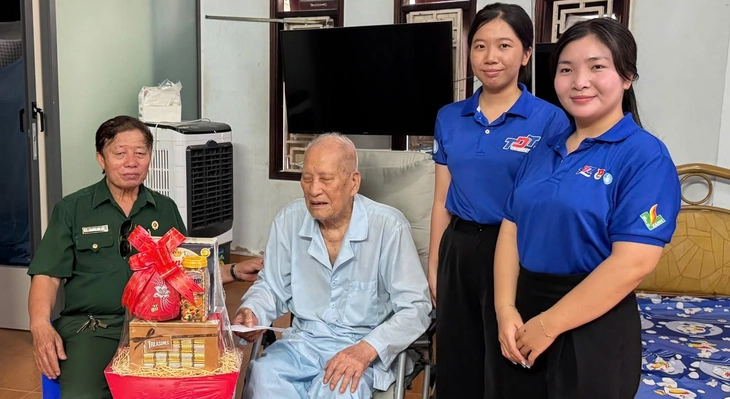 Tuổi trẻ TP.HCM 'nhuộm xanh' các phần việc chào mừng Quốc khánh 2-9   - Ảnh 3.