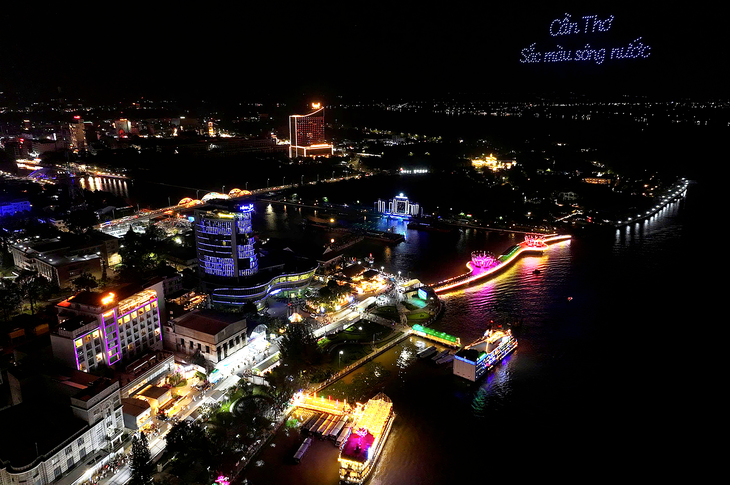 Ca sĩ Võ Hạ Trâm, Isaac cùng màn drone light sắp xuất hiện trong đêm đặc biệt tại Cần Thơ - Ảnh 1.